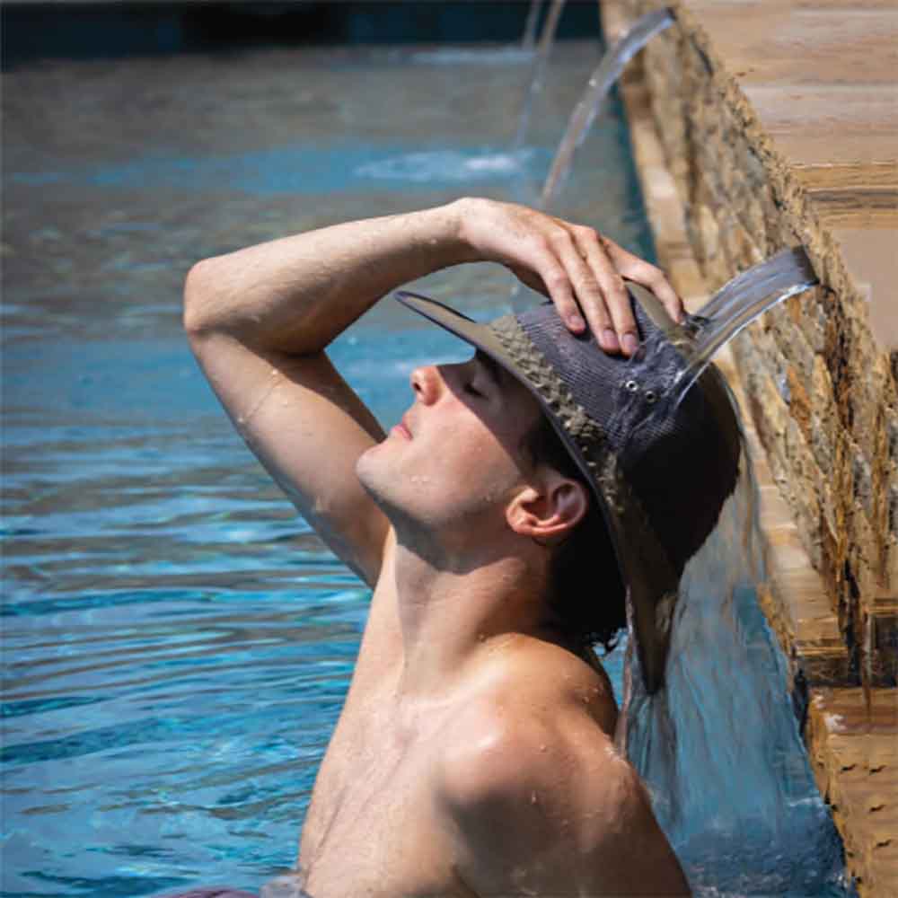 DPCGlobalSoakerHatuptoXXLmenwearingsoakerhatinswimmingpool.jpg
