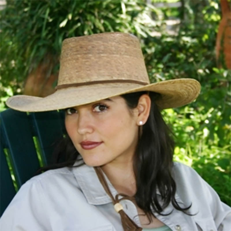OutbackBurntPalmLeafSunHat_2XL-TulaHatswomenmodel_7a774ef7-91ca-4b08-bf68-17c46297245f.jpg